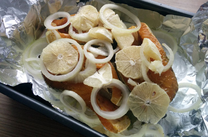 Как запечь красную рыбу в фольге в духовом шкафу